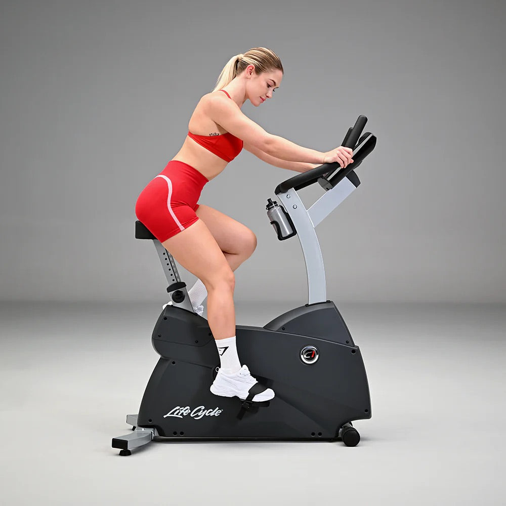 Life Fitness C1 Lifecycle Upright Exercise Bike